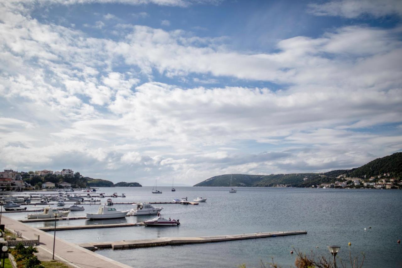 Apartments By The Sea Supetarska Draga - Donja, Rab - 11769 Exterior foto
