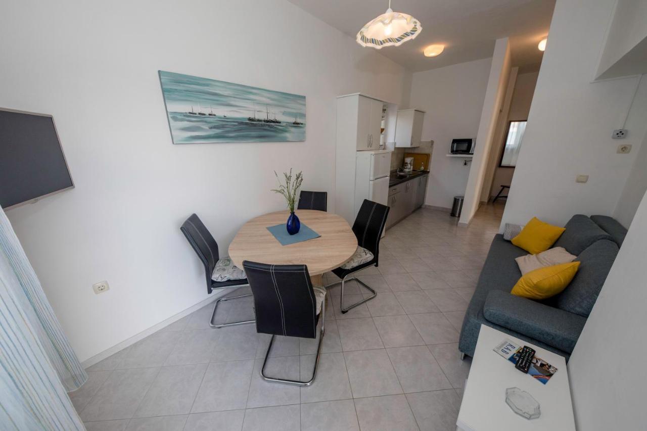 Apartments By The Sea Supetarska Draga - Donja, Rab - 11769 Exterior foto